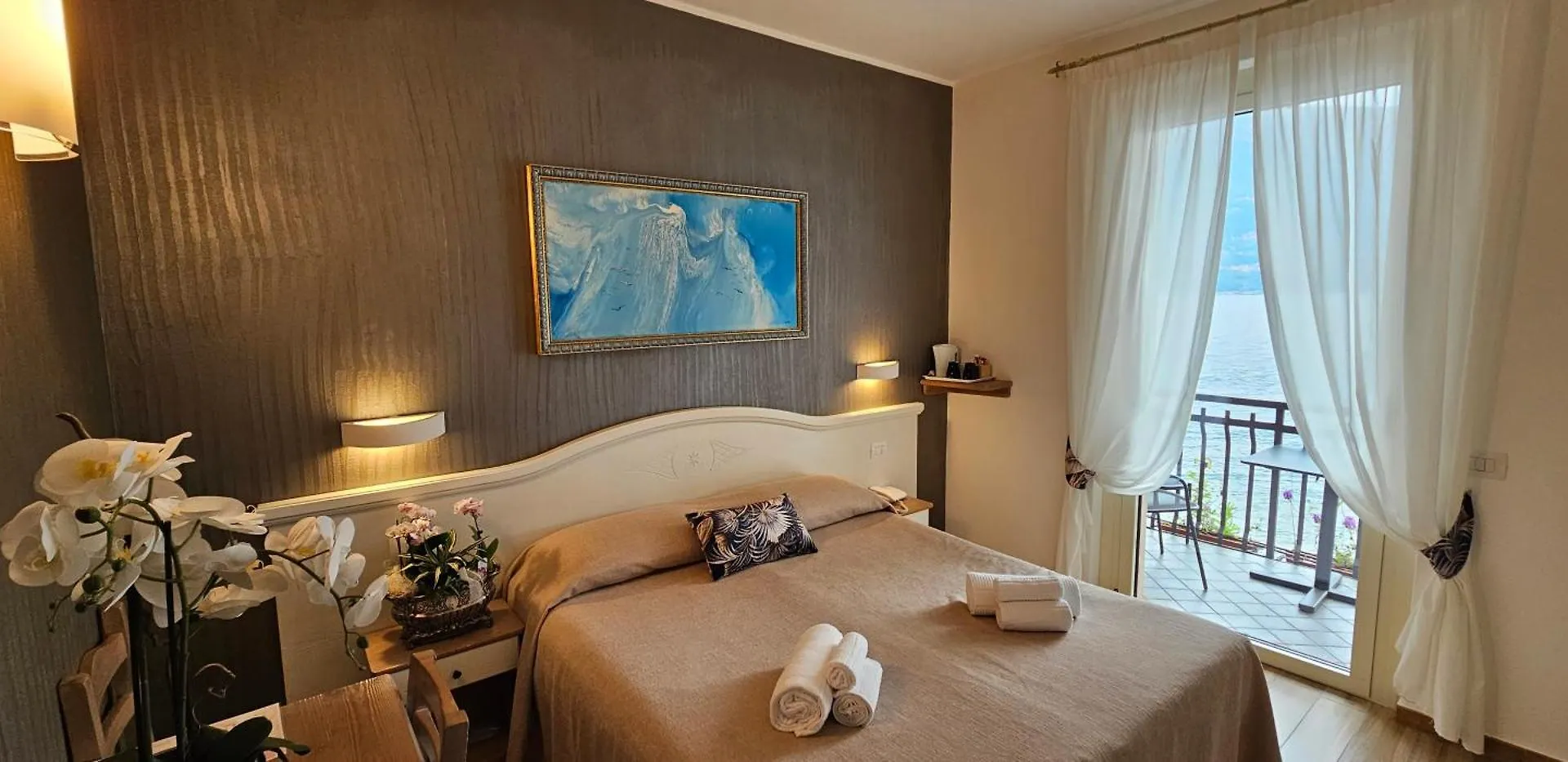Hotel Meridiana Bellano 3*,  Italy